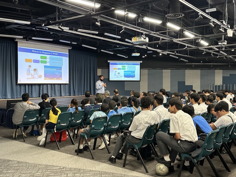 Dr Muhammad Wagar, Project leader for ‘Smart Water Network’ project under Sustainable Smart Campus as a Living Lab programme at HKUST introduced a water leakage detection technology using waves and how this is being used in HKUST, as well as within the wider community.