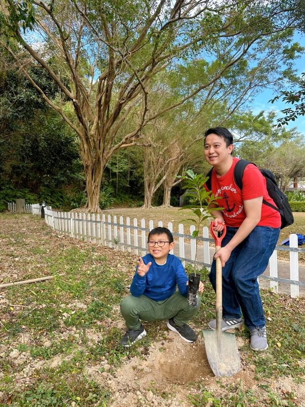 The objective was to plant 5 native plant species in the Chinese garden near senior staff quarters
