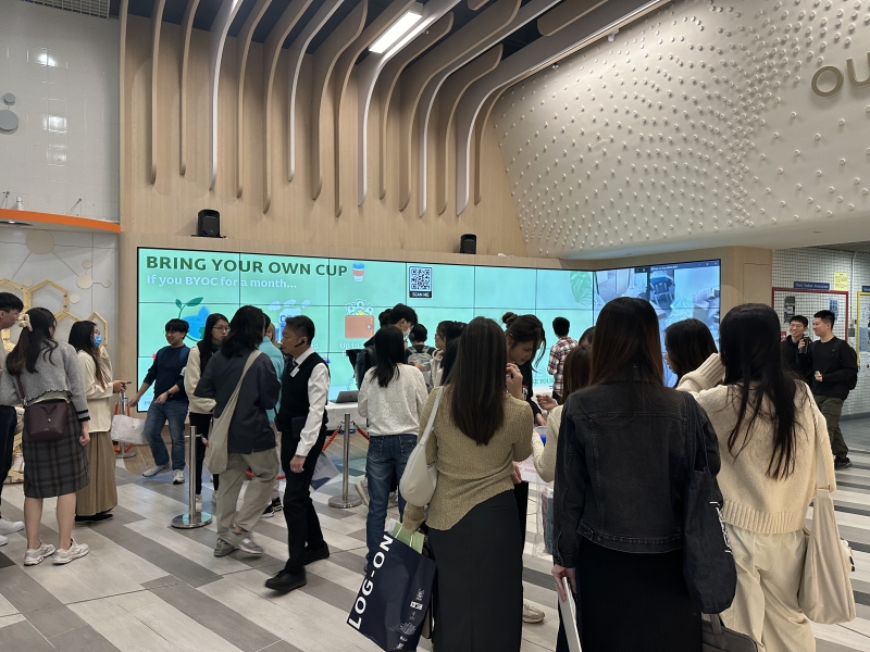 a drinks giveaway event was held during lunch hour, for students and staff to receive a free milk tea or coffee, so long as they brought their own reusable cup, and made a pledge.