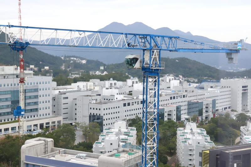 Demonstrated significant embodied carbon reduction through piloting the use of green concrete and recycled reinforcement bars for Martin Ka Shing Lee Innovation Building to achieve embodied carbon intensity of less than 500 kg CO₂-e/m² for superstructure.