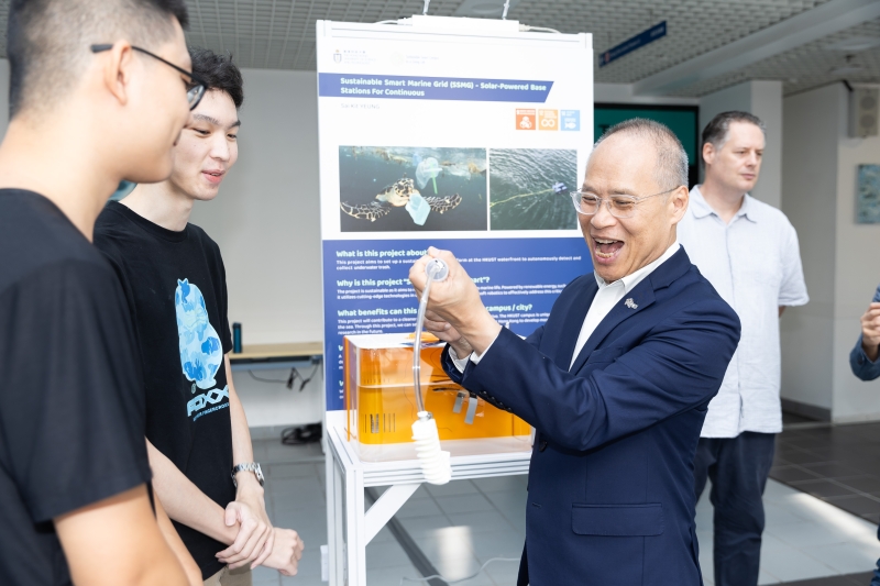 The Sustainable and Smart Campus (SSC) Living Lab Week kicked off on October 14th with a grand opening ceremony attended by over 100 faculty, staff, and students, as well as distinguished industry leaders, sustainability experts, and HKUST Council Members.  