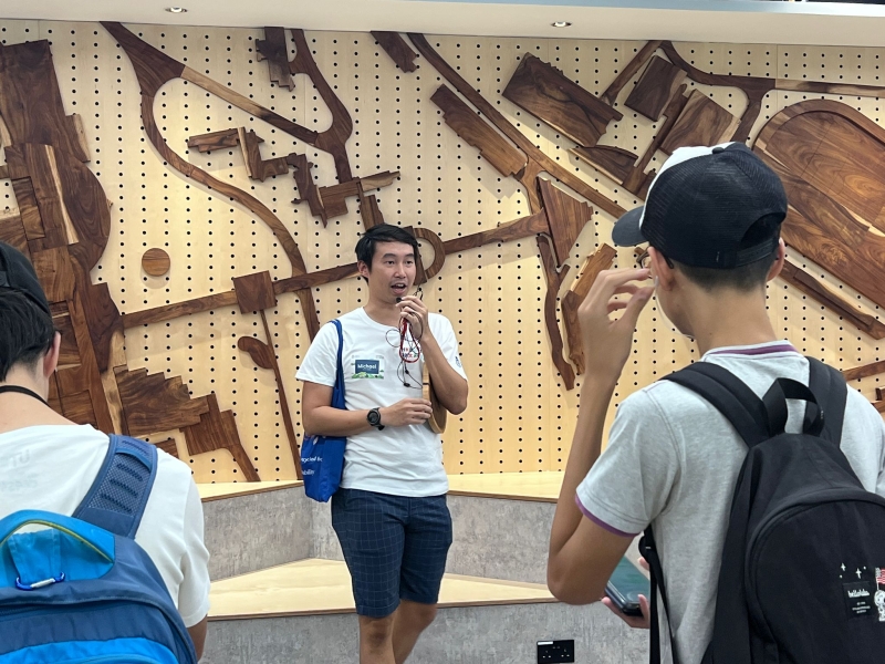 The training equipped us docents with skillsets including route planning and storytelling techniques aimed at not only entertaining and educating but also fostering a deep connection between our participants and the natural surroundings of HKUST.