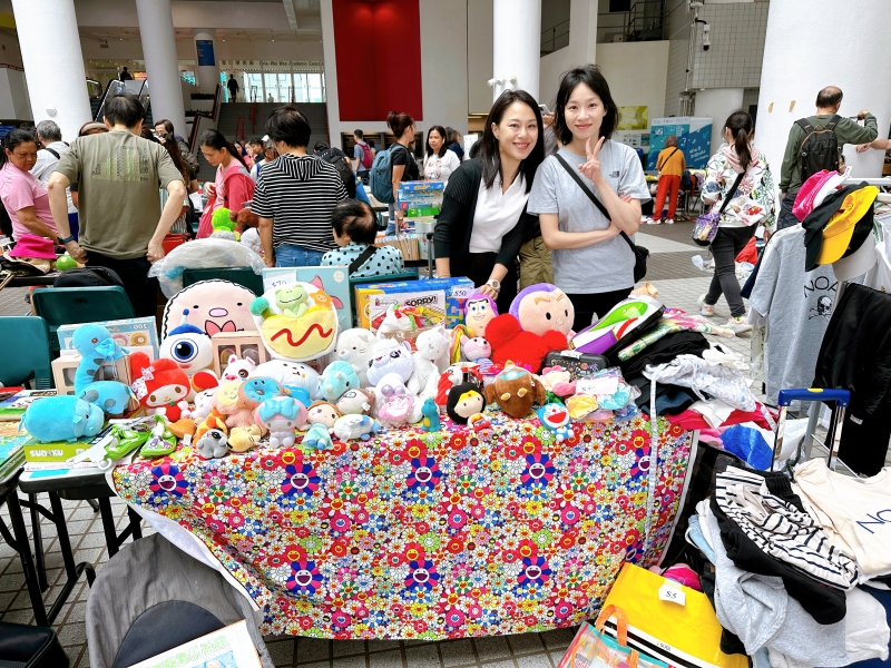 HKUST Garage Sale brought together 150 tables of non-profits, green product vendors, students, staff, residents and families for this annual community celebration.