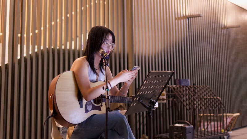 Doreen was one of the busking performer.