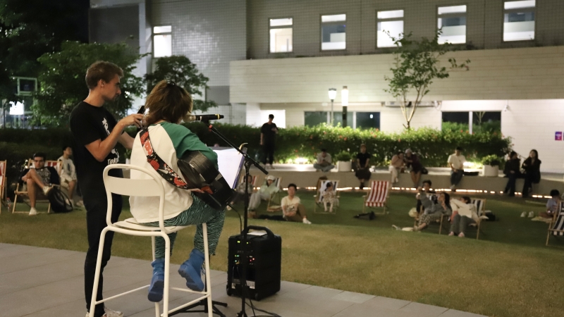 We begin with a busking pop up in the evening called “Busking in the Afterglow”, harnessing the beautiful hour after sunset as our backdrop.